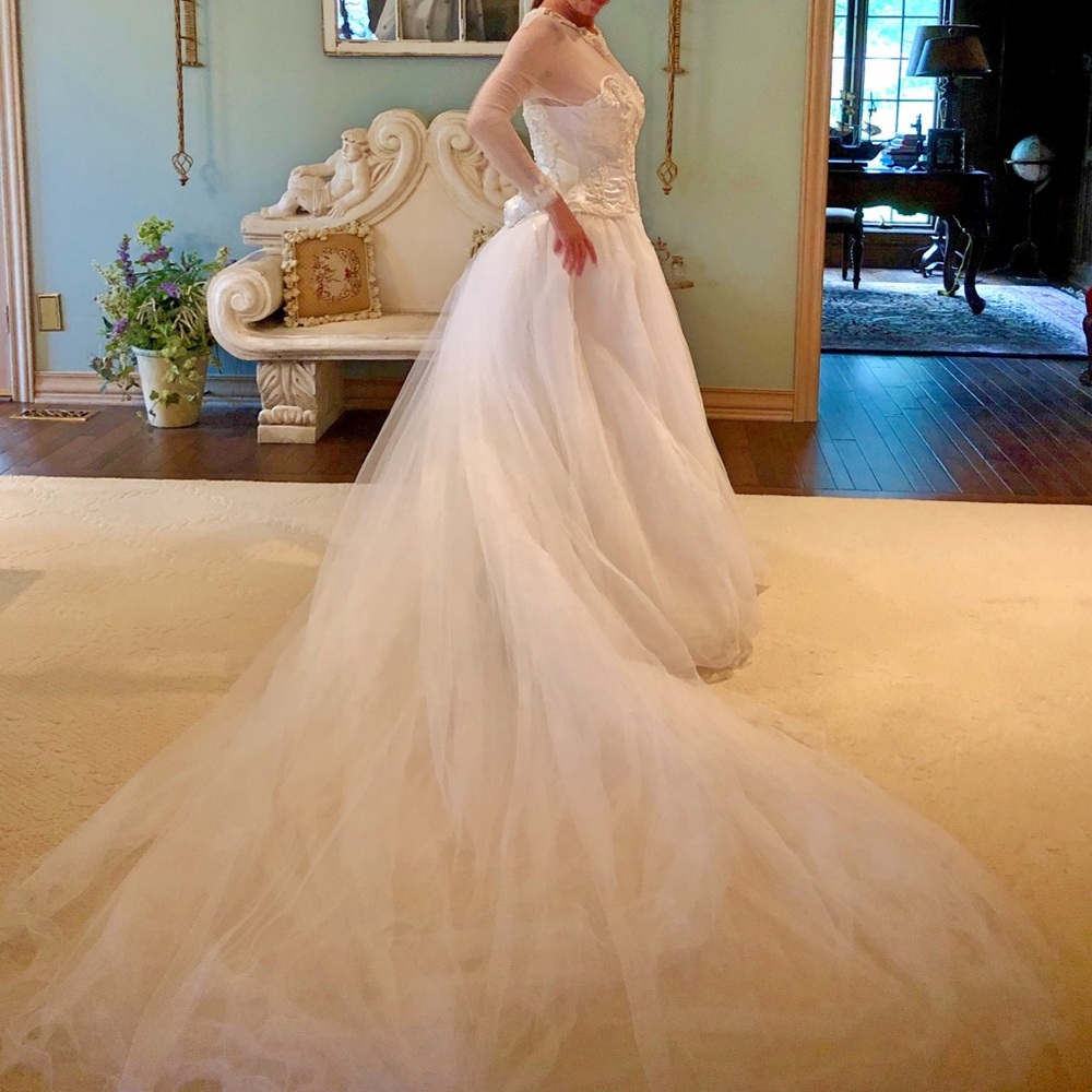 wedding dress GORGEOUS train approx sz 10-12